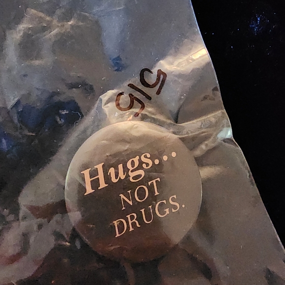 Vintage button pin bundle - Picture 5 of 5